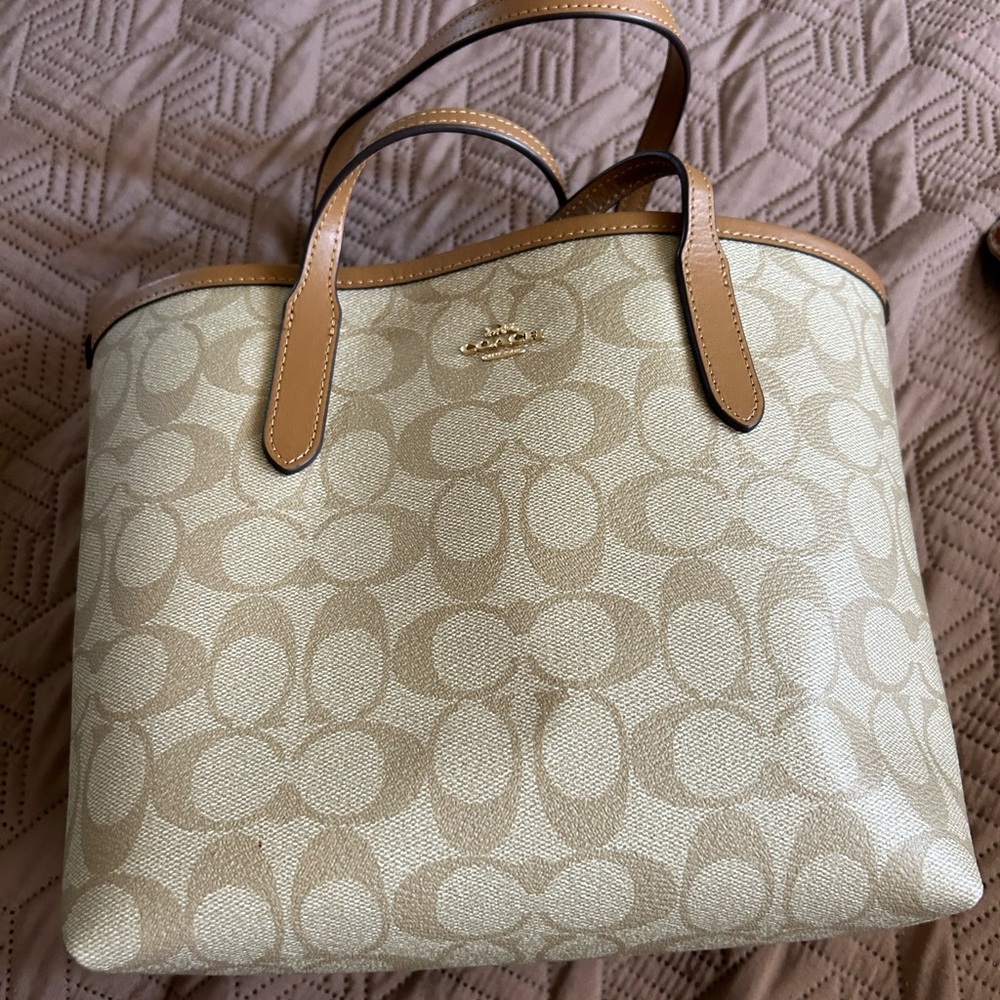 Coach Outlet Small City Tote